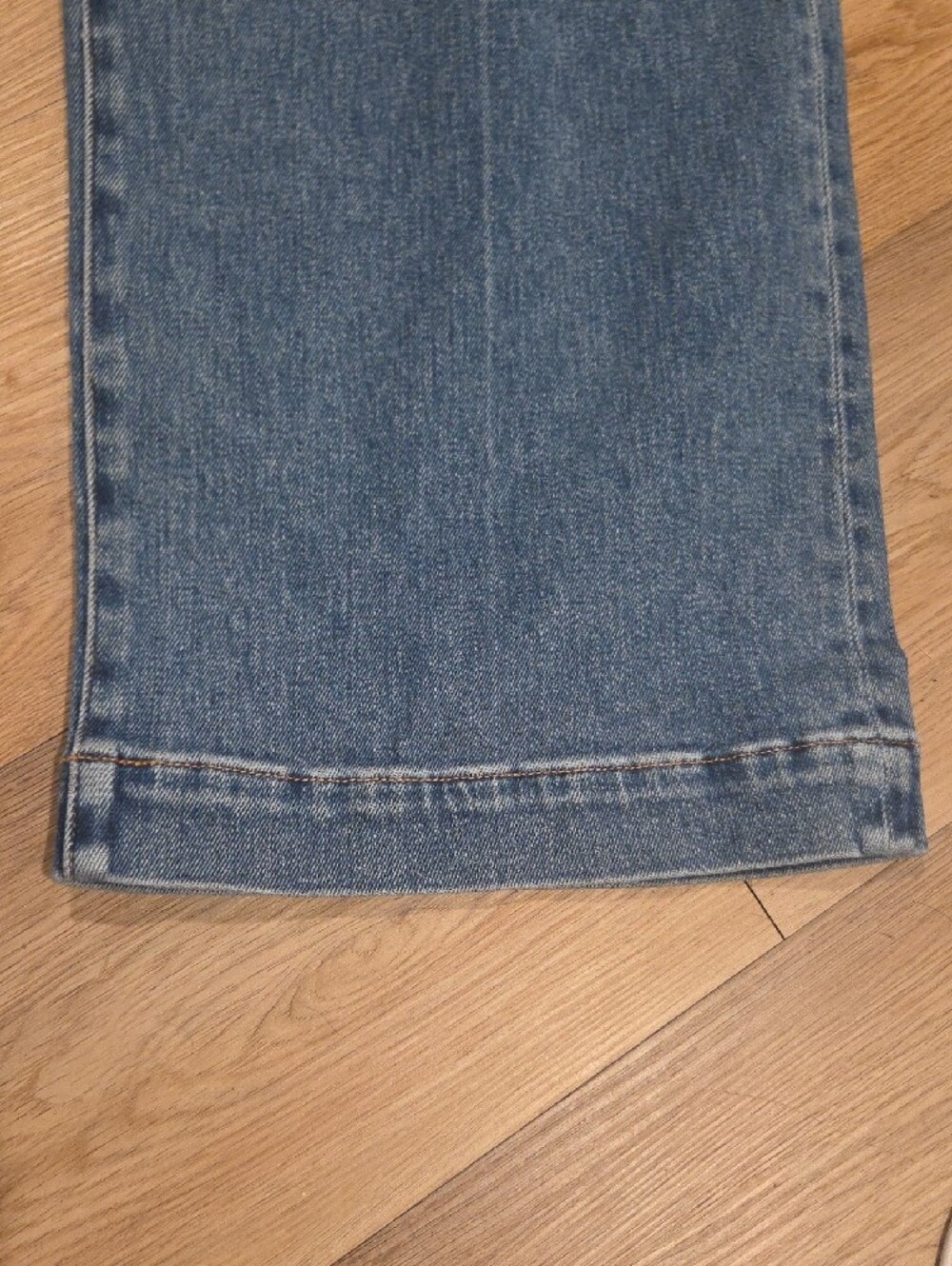 Flying Monkey Wide-Leg Jeans in Medium Blue Wash - Picture 2 of 8